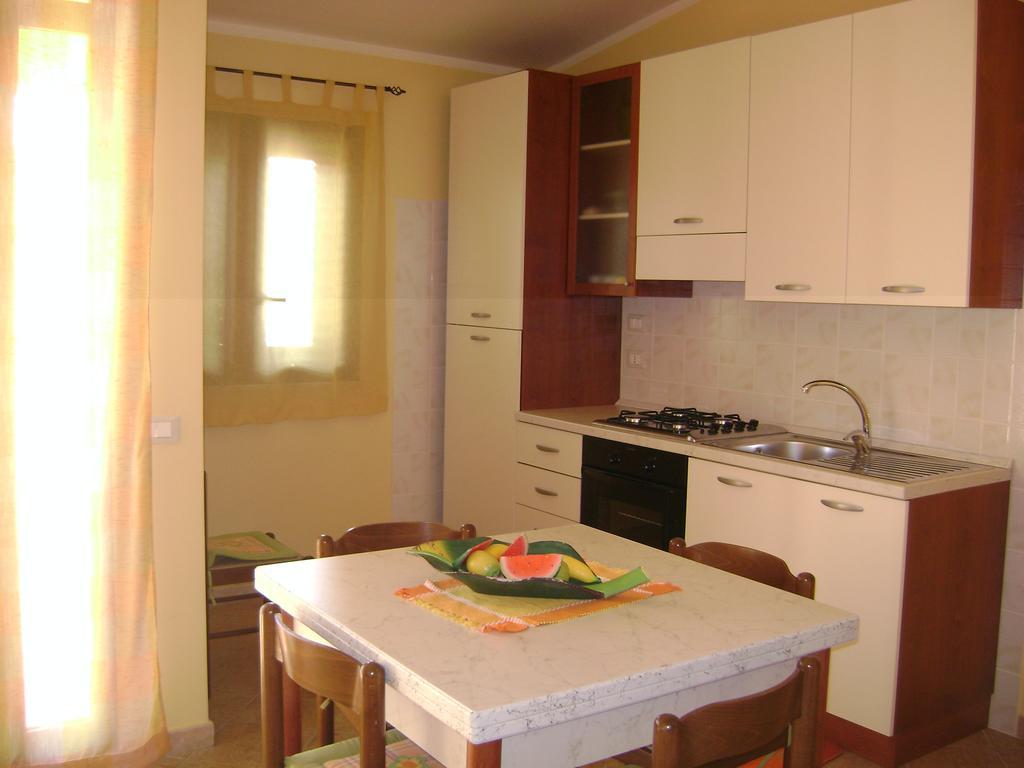 Rosy'S Apartments Трапето Стая снимка