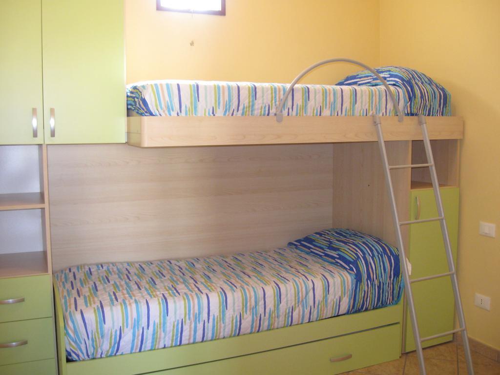 Rosy'S Apartments Трапето Стая снимка